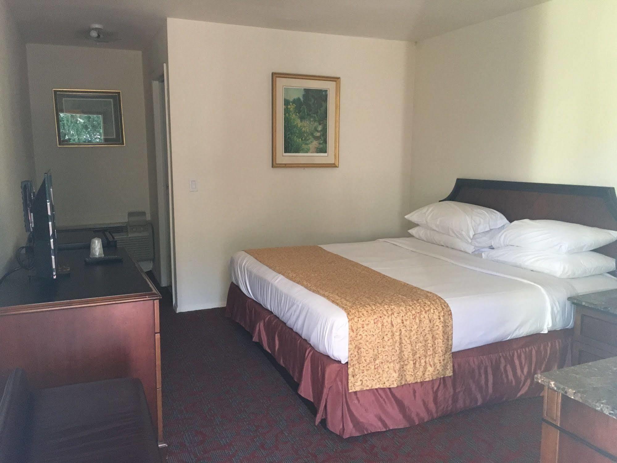 Waterford Inn Εξωτερικό φωτογραφία